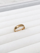 Cargar imagen en el visor de la galería, Anillo dorado