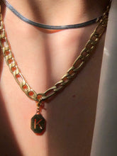 Cargar imagen en el visor de la galería, Dije inicial (sin cadena)