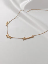 Cargar imagen en el visor de la galería, Collar nombres