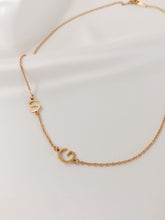 Cargar imagen en el visor de la galería, Collar iniciales
