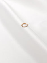 Cargar imagen en el visor de la galería, Mini arracadas zirconias