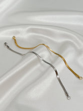 Cargar imagen en el visor de la galería, Snake chain bracelet
